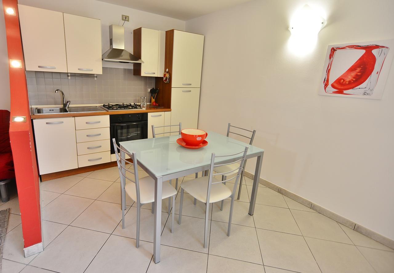 Casa Crissi Appartement Alba  Buitenkant foto